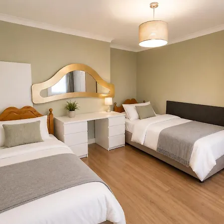 Cozy House 4bhk Near Blanchardstown דבלין
