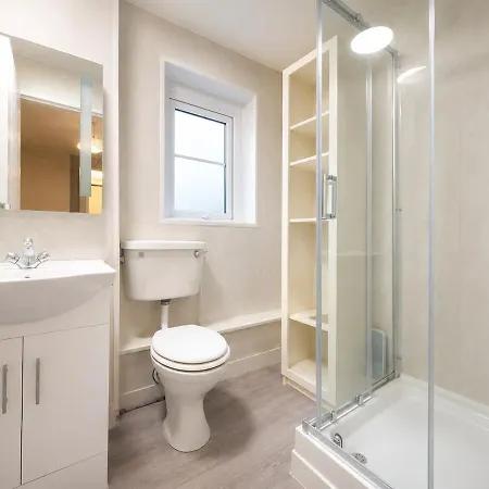 Cozy House 4bhk Near Blanchardstown *