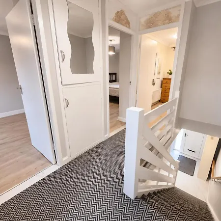בית נופש Cozy House 4bhk Near Blanchardstown *