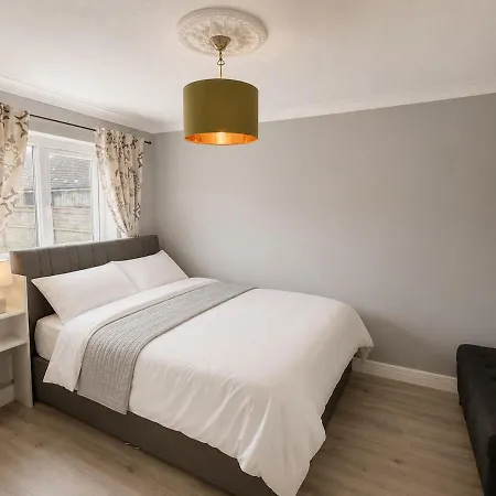 בית נופש Cozy House 4bhk Near Blanchardstown *