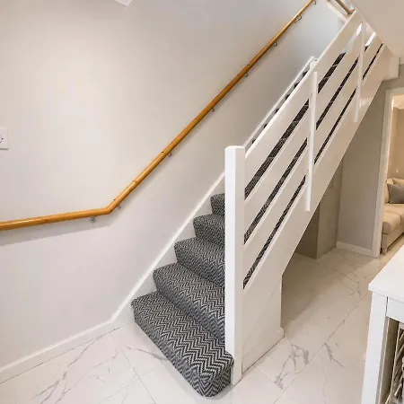 Cozy House 4bhk Near Blanchardstown *